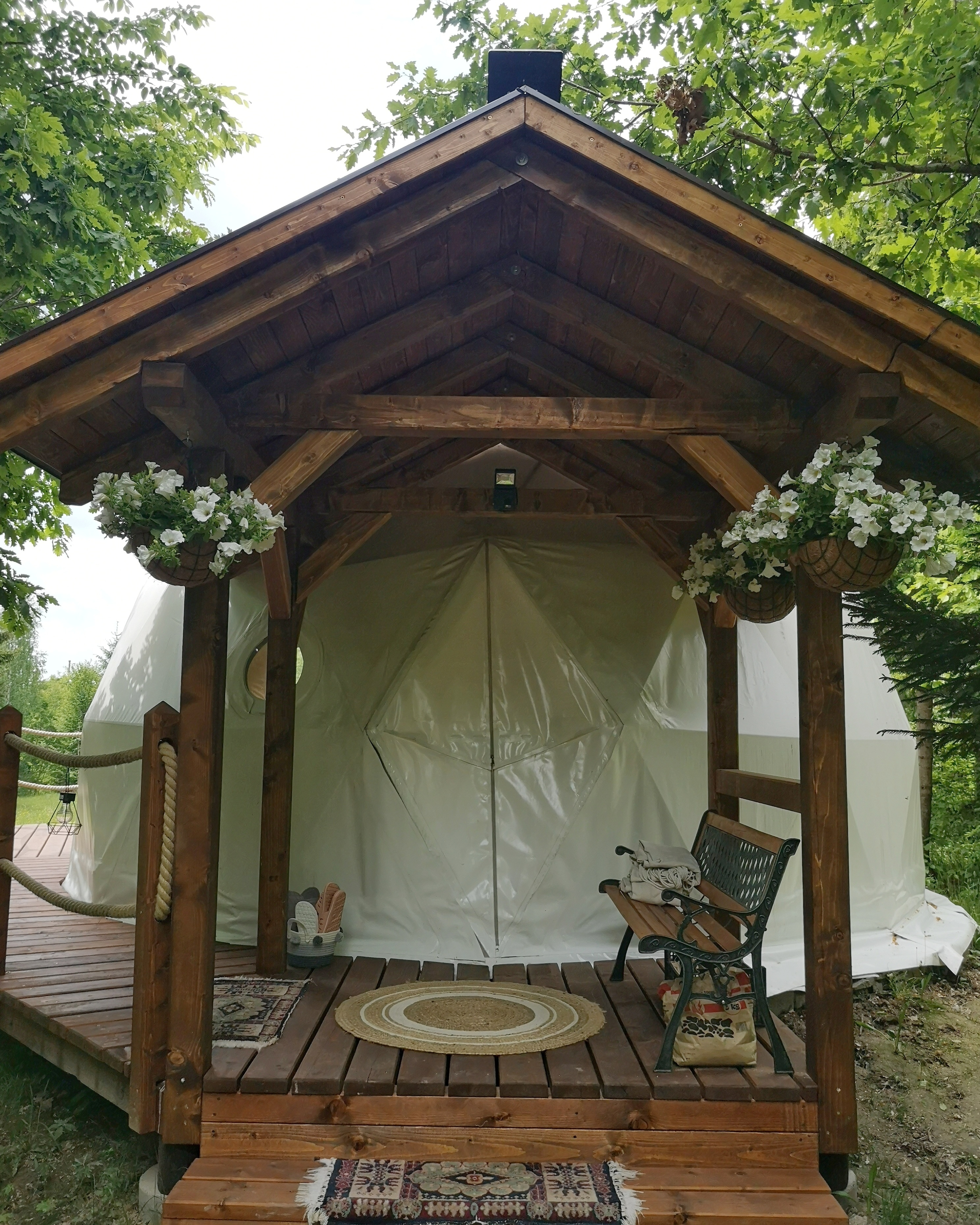 Entrance at Medve Dome