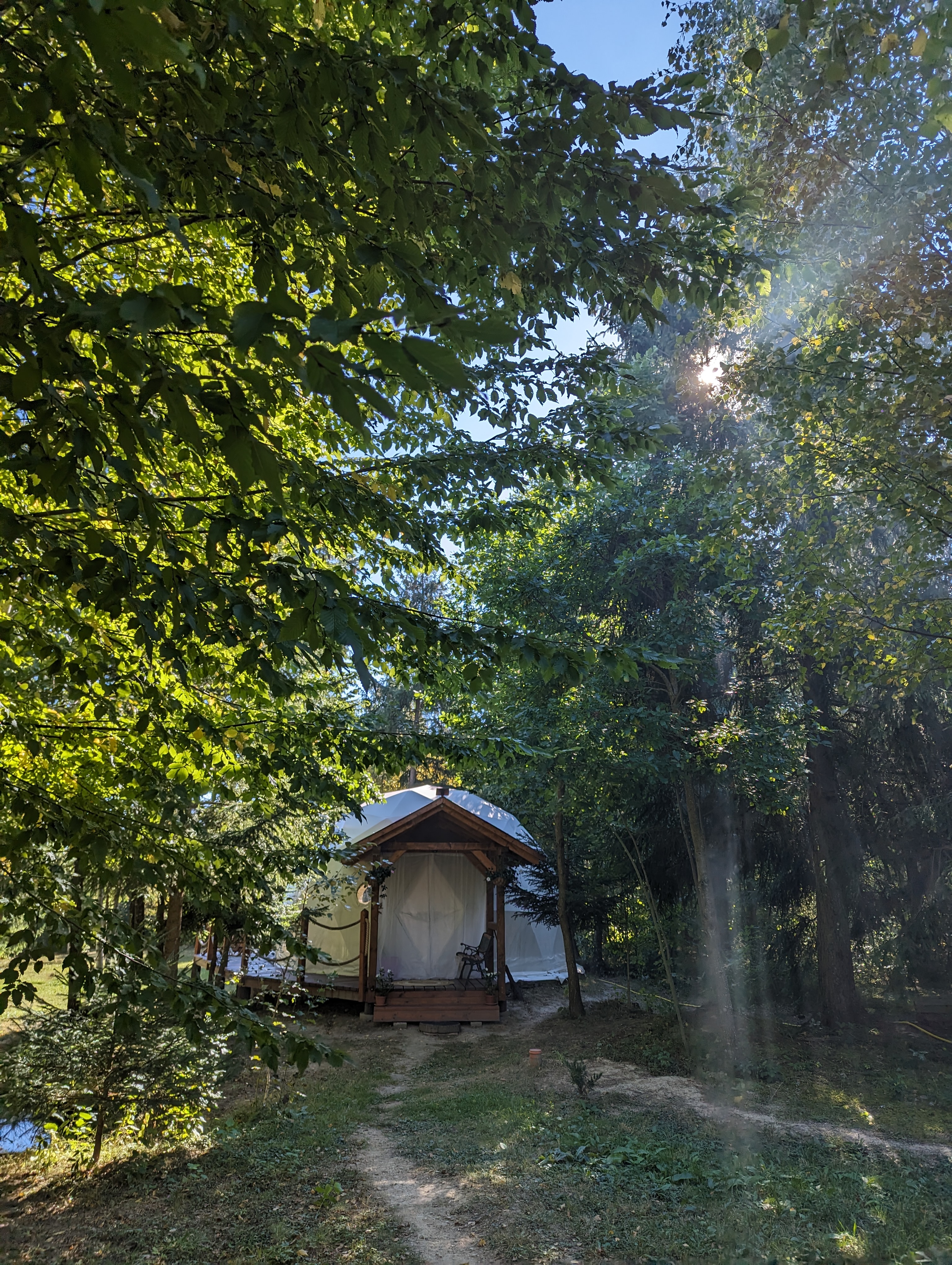 Entrance at Medve Dome